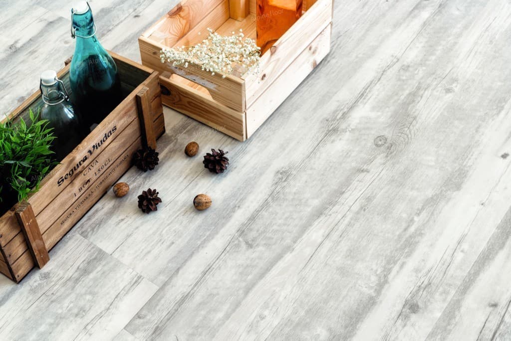 Напольная кварцвиниловая плитка Акация CLICK